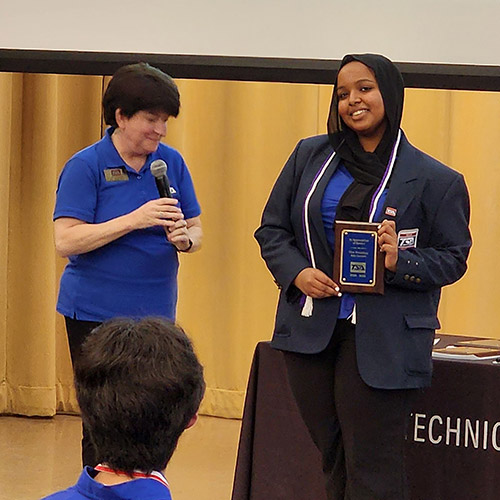 Genawi receiving plaque